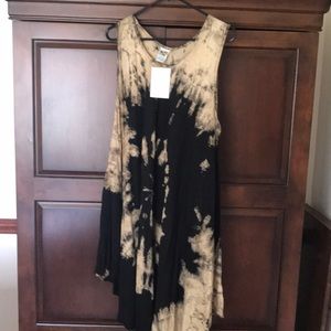Free flowing NWT casual dress.